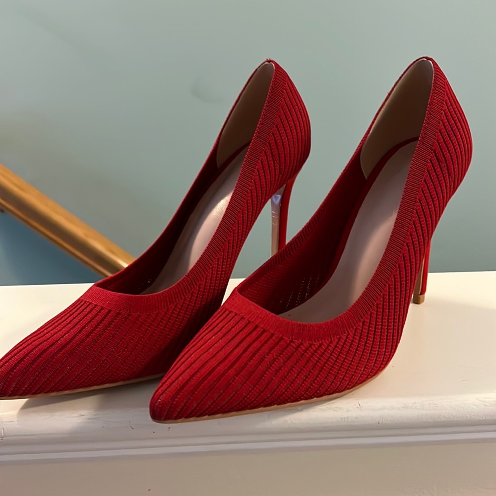 Brand new never worn red heels